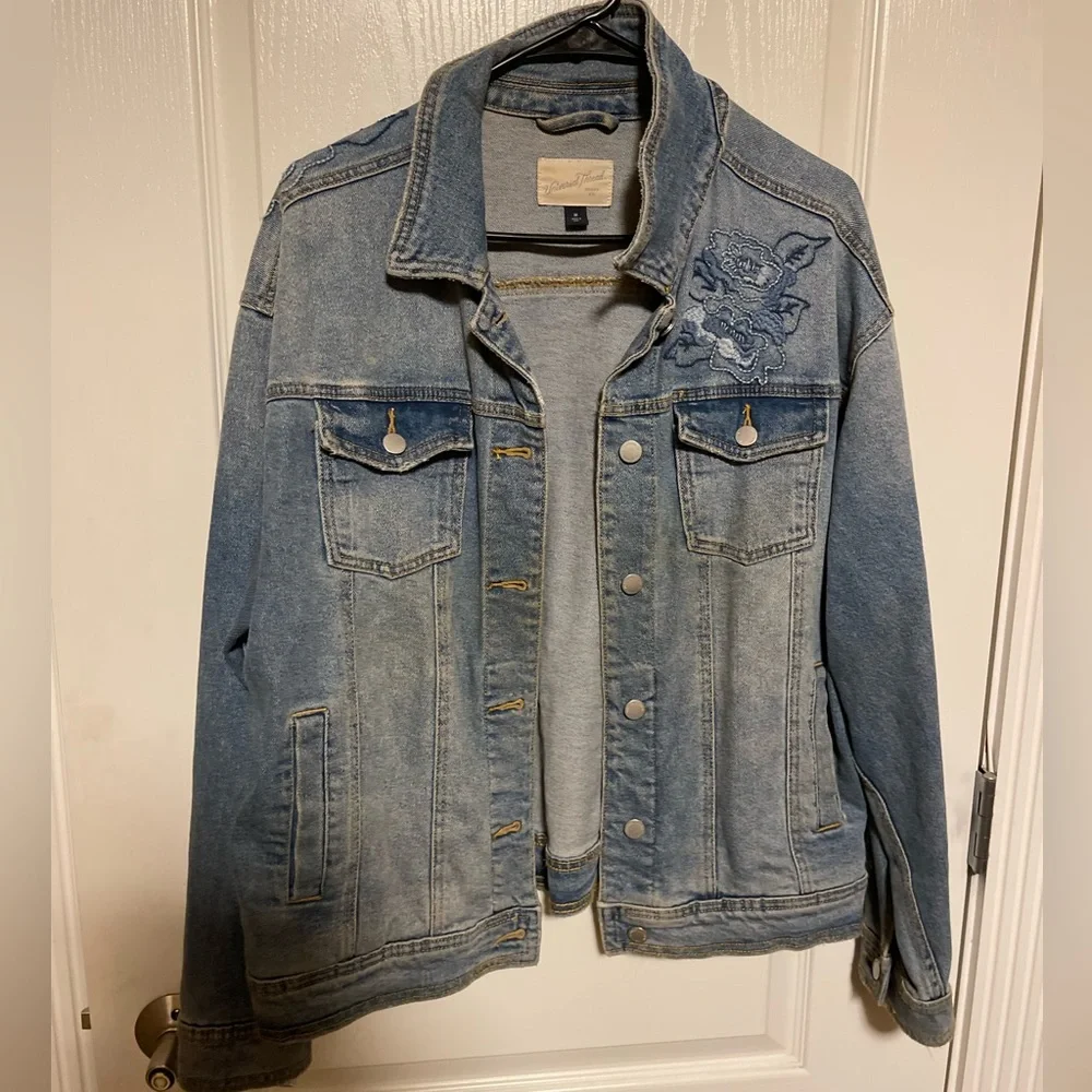 Universal Thread Jean Jacket - Picture 1 of 3